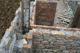 ΦΕΡΟΥΣΑ ΤΟΙΧΟΠΟΙΙΑ